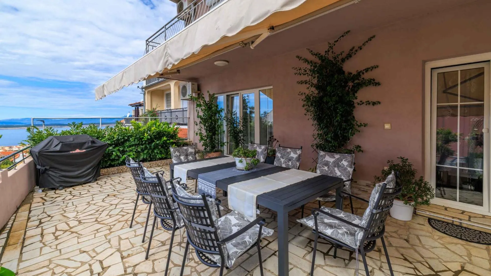 Apartment In Crikvenica 5468