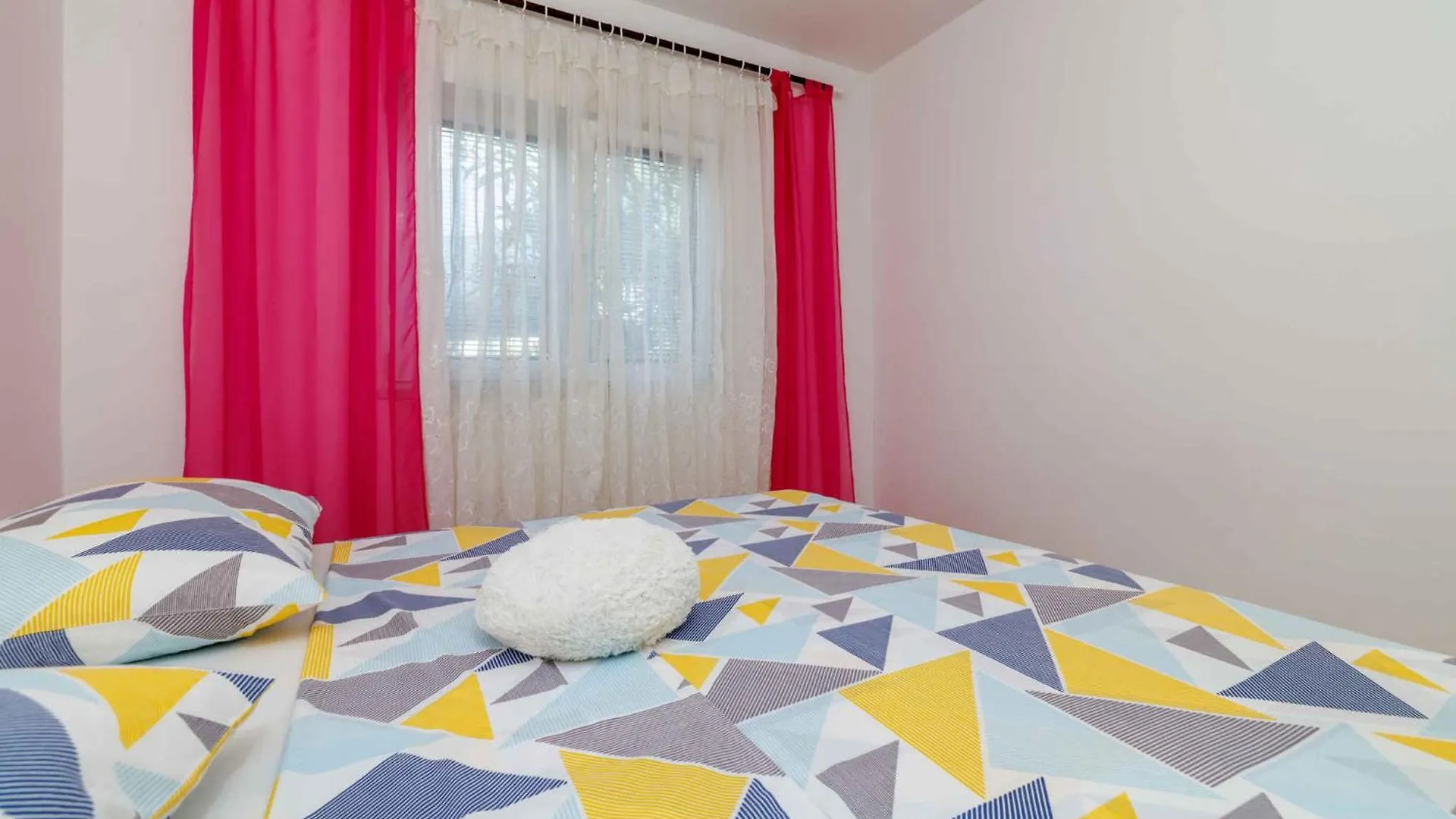Apartment In Crikvenica 5468 0*,