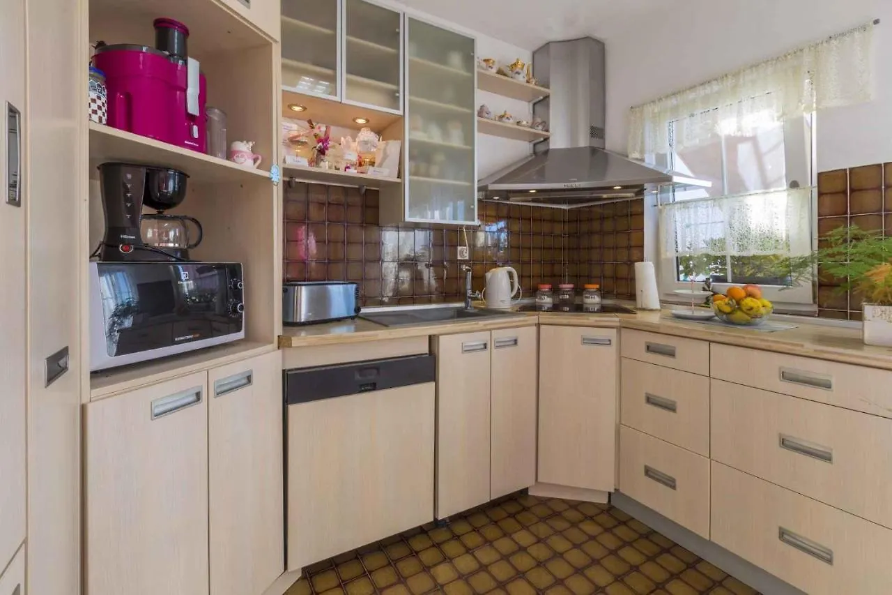 Apartment In Crikvenica 5468