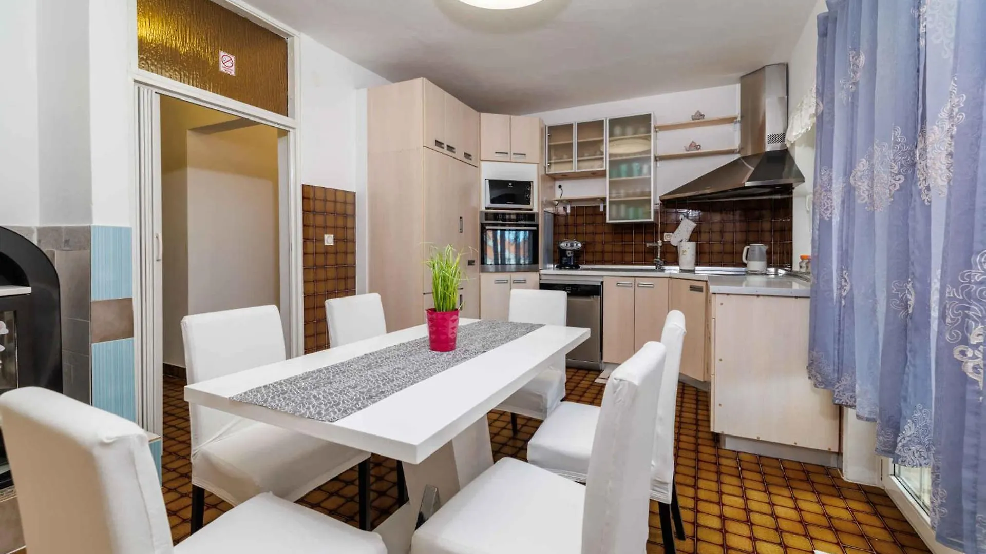 Apartment In Crikvenica 5468