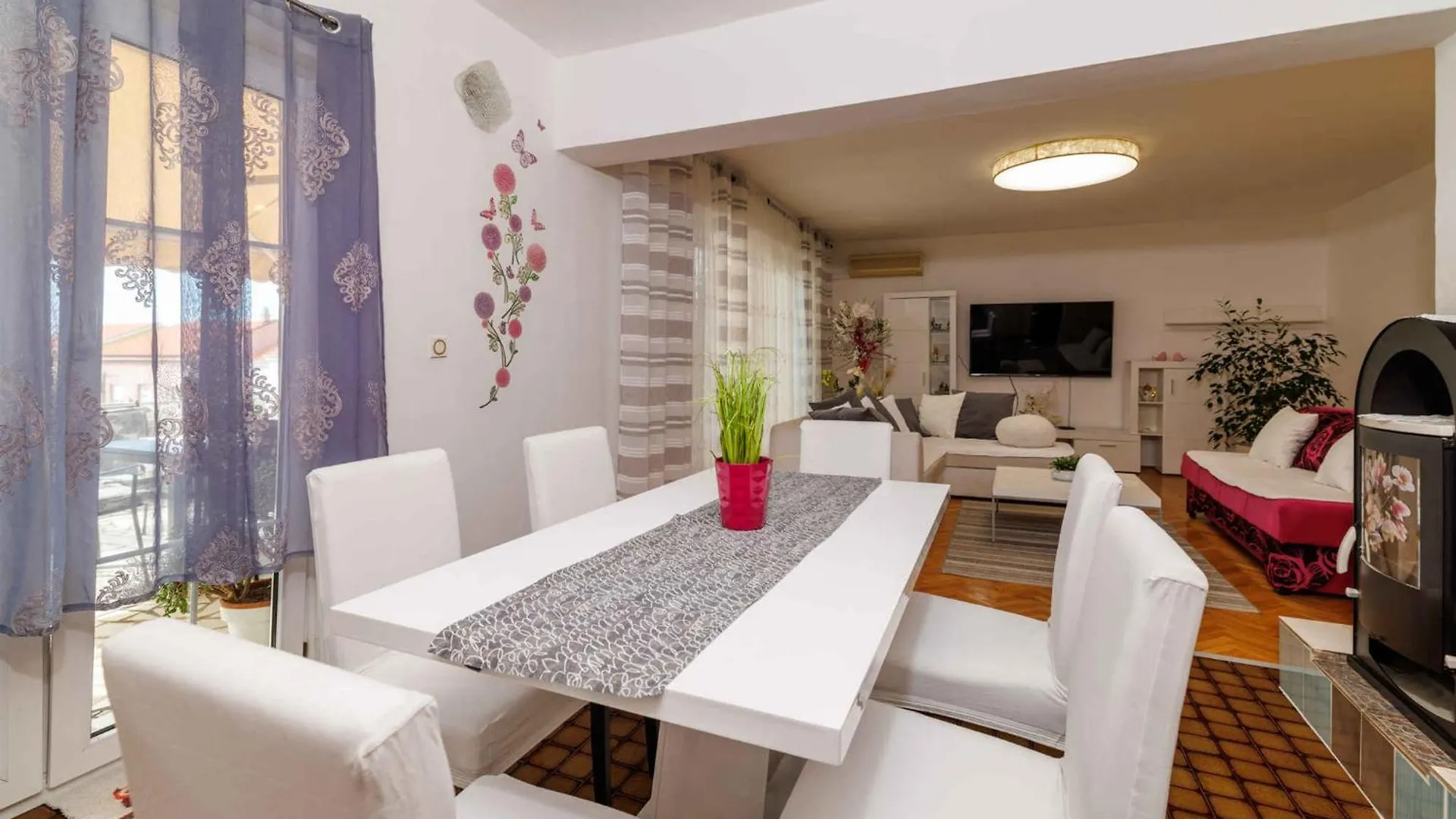 Apartment In Crikvenica 5468