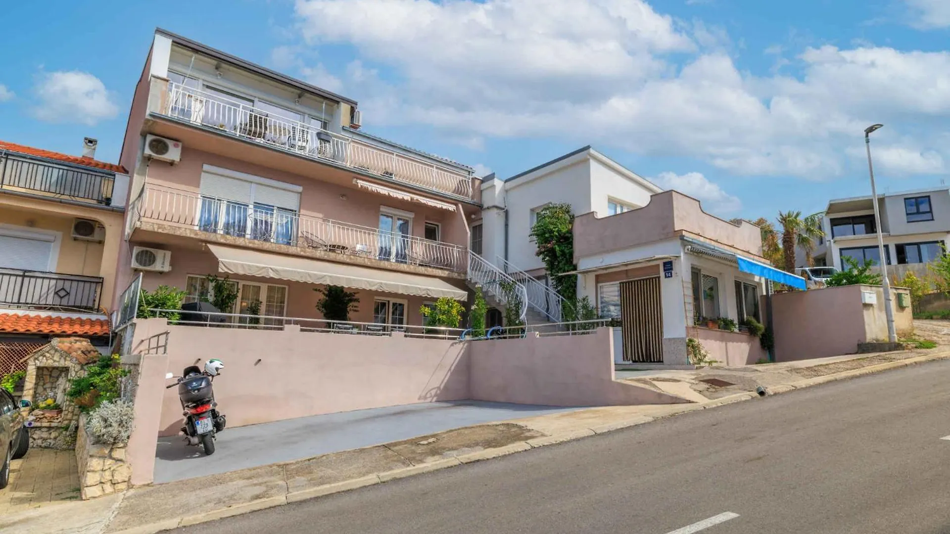 Apartment In Crikvenica 5468 0*,